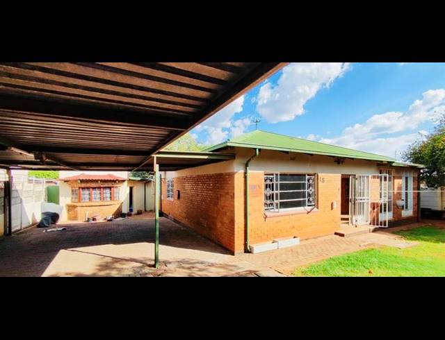 3 BEDROOM HOUSE FOR SALE IN PRIMROSE HILL